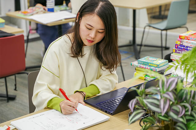 ひとりではなく、チームでつくる一冊